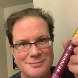 rejuvia customer holding spray